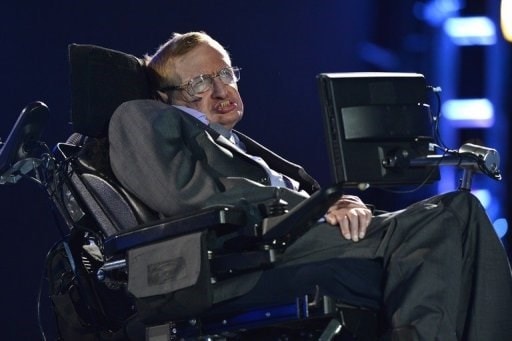 Stephen Hawking bị bệnh bại liệt, nhưng được coi là bộ óc vĩ đại nhất hiện nay (Nguồn: AFP)