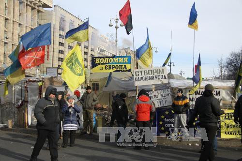 Phe đối lập Ukraine tiếp tục đóng lều trại, chiếm giữ một số khu vực ở thủ đô Kiev. (Ảnh: TTXVN)