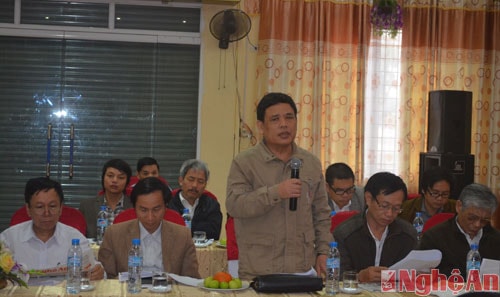 Đại diện các cơ quan báo chí phát biểu tại buổi họp báo.