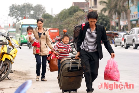 Ra bến xe.