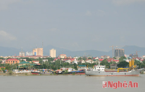 Thành phố Vinh năng động, phát triển nằm bên dòng sông Lam