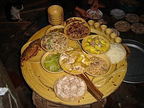 Mâm cơm quan họ