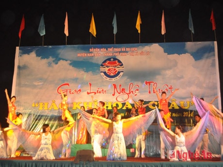 Tiết mục do thị xã Cửa Lò thể hiện