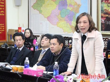 Đại diện các ngân hàng trên địa bàn Nghệ An phát biểu ý kiến.
