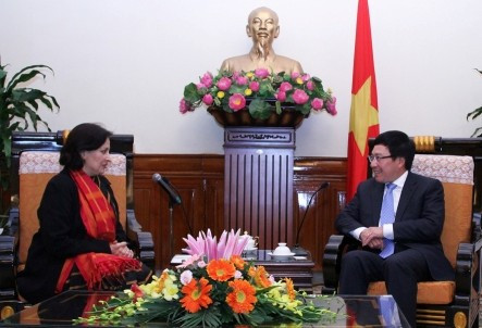 Phó Thủ tướng Phạm Bình Minh và Đại sứ Ấn Độ. Ảnh VGP/Hải Minh