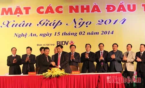 Ký thỏa thuận với Tập đoàn Hoa Sen