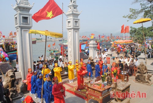 Lễ Yết cáo  tại Lễ hội Đền Cờn.  Ảnh:  T.C