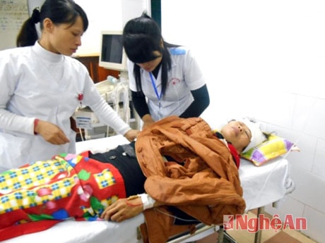 Các nạn nhân hiện đang được cấp cứu ở bệnh viện.