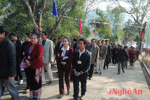 Đông đảo nhân dân và du khách về Cửa Rào trẩy hội