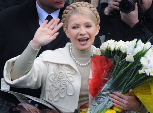 Bà Yulia Tymoshenko sau khi bỏ phiếu tại một địa điểm bầu cử ở Dnipropetrovsk, tháng 2/2010. (Nguồn: AFP/TTXVN)