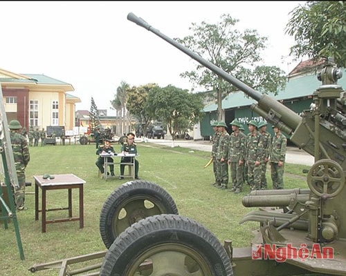 Thi huấn luyện chuyên ngành Pháo phòng không 37ly.