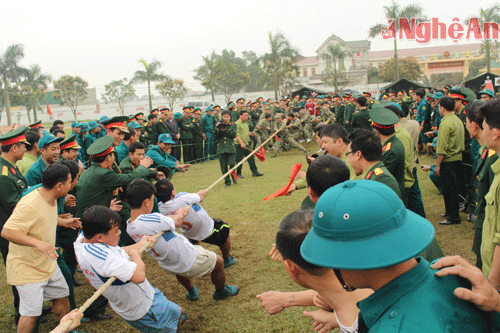 Thi kéo co giữa các đơn vị