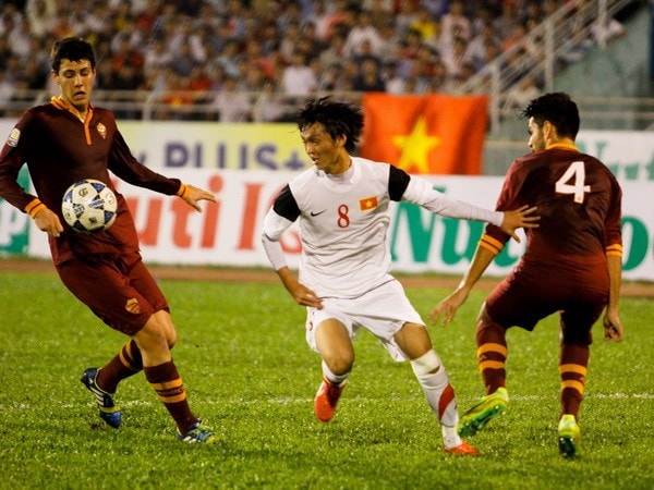 Tuấn Anh từng đối mặt với U19 Arsenal trong chuyến tập huấn châu Âu hồi năm 2012. (Ảnh: Minh Chiến/Vietnam+)