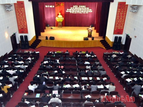 Toàn cảnh hội nghị quán triệt chuyên đề năm 2014