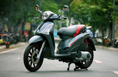 Trong khi đó, Piaggio Liberty phù hợp với những cô nàng cá tính, sành điệu.