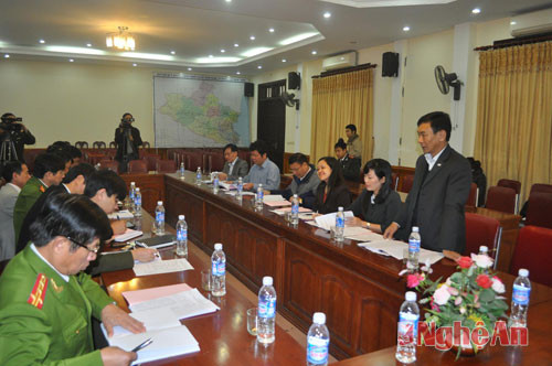 Ông Vũ Quý Phi – Phó Chánh văn phòng UBATGTQG phát biểu tại cuộc họp.