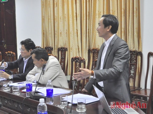 Đại diện lãnh đạo Báo Nghệ An đóng góp ý kiến