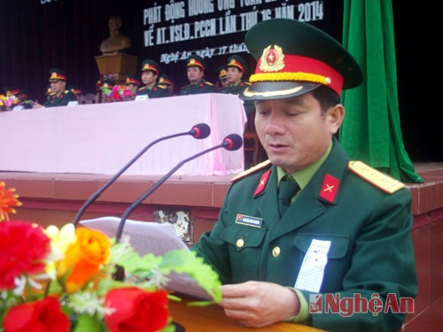 Thượng tá Nguyễn Đình Thanh đọc diễn văn lễ phát động