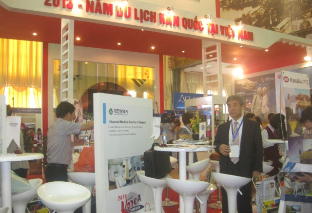 Doanh nghiệp tham gia Hội chợ Du lịch quốc tế Việt Nam VITM lần 1. Ảnh: VH