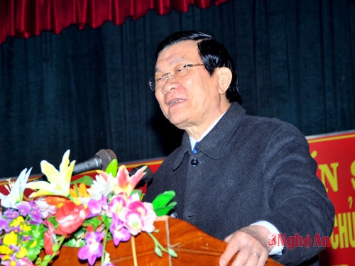 Chủ tịch nước Trương Tấn Sang nõi chuyện với cán bộ và nhân dân xã Nghi Liên