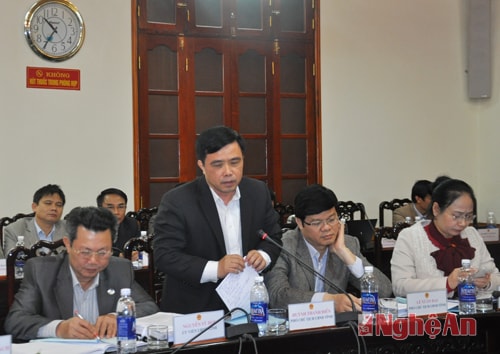 Phó chủ tịch UBND tỉnh Huỳnh Thanh Điền phát biểu ý kiến