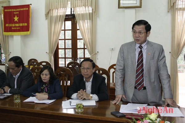 Đồng chí Lê Minh Thông phát biểu tại buổi tọa đàm.