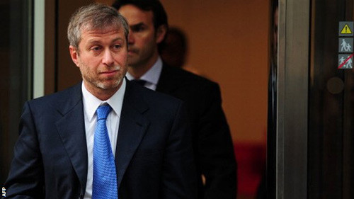 Chủ tịch Chelsea Abramovich (Ảnh: AFP).