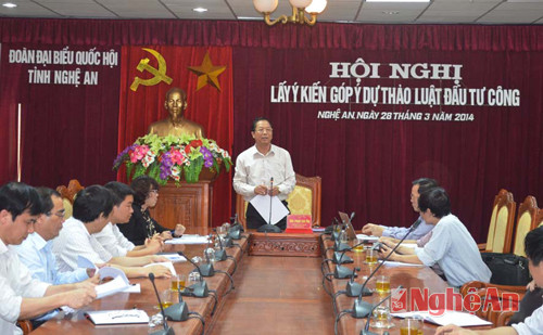 Đồng chí Phạm Văn Tấn phát biểu tại hội nghị.