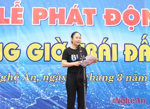 Đồng chí Đinh Thị Lệ Thanh phát động hưởng ứng giờ trái đất