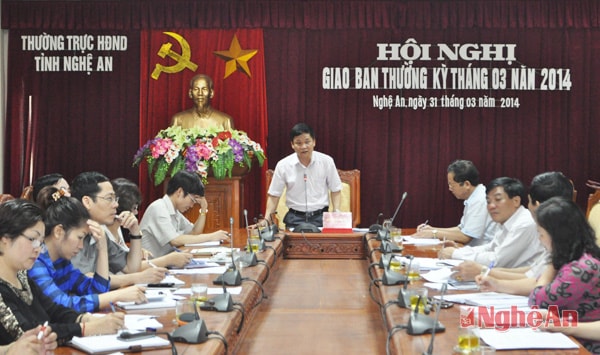 Đồng chí Trần Văn Mão chủ trì hội nghị.