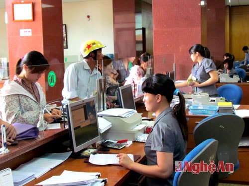 Giao dịch tại chi nhánh Vietcombank Vinh.