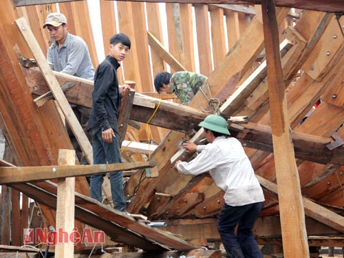 Rất ít lao động trẻ chọn lập nghiệp ở làng nghề Trung Kiên dù thu nhập khá hấp dẫn.