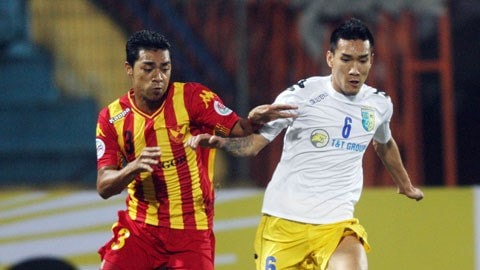 HN.T&T (phải) vẫn chưa có vé
