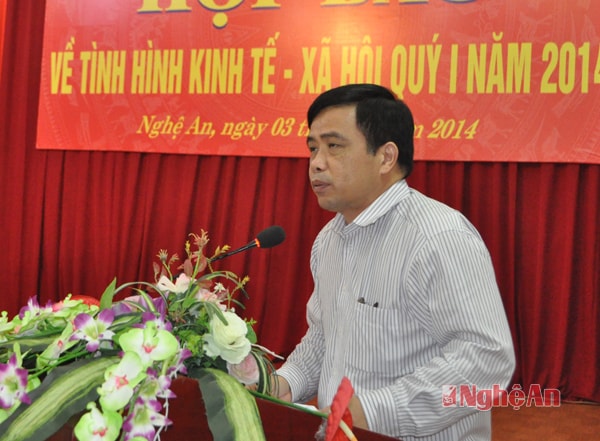 Đồng chí Huỳnh Thanh Điền giải trình các vấn đề báo chí nêu.