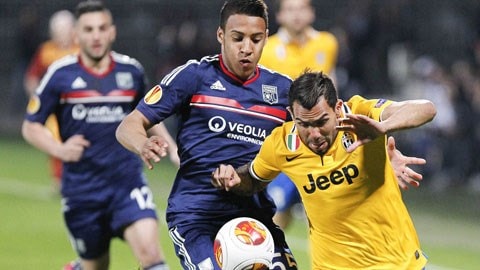 Thi đấu lấn lướt nhưng Juventus (phải) chỉ có được chiến thắng 1-0
