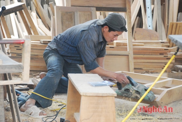 Sự miệt mài của người thợ.
