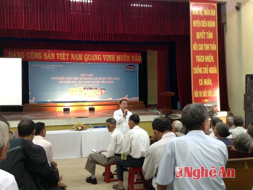 Tiến sĩ – Bác sĩ Nguyễn Hữu Toản trình bày về sức khỏe dinh dưỡng của người cao tuổi.