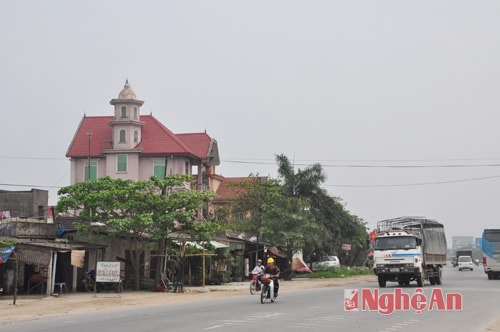 Dự án nút giao thông cầu vượt đường sắt Bắc Nam với QL 1A tại xã Nghi Kim (TP Vinh) có 17/38 hộ bị ảnh hưởng yêu cầu tái định cư