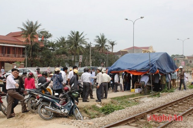 Nạn nhân bị hất văng xa 50 m và tử vong