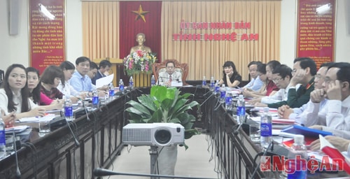 Đồng chí Hoàng Quốc Hào, giám đốc Sở Tư pháp chủ trì tại điểm cầu Nghệ An