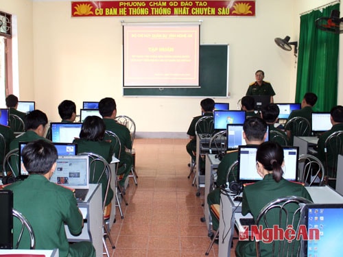 Quang cảnh buổi tập huấn