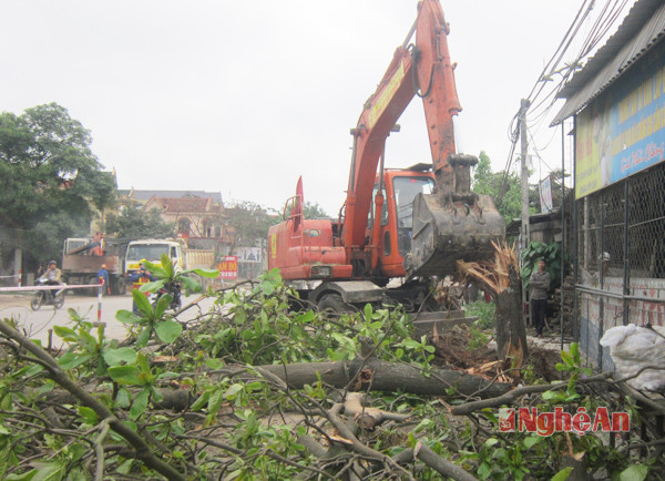 Nhà thầu khẩn trương thi công đẩy nhanh tiến độ