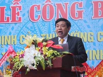 Chủ tịch UBND tỉnh Nguyễn Xuân Đường phát biểu tại lễ công bố.
