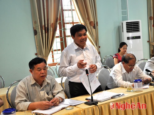 Đồng chí Phạm Quang Toản - Phó bí thư Thị ủy kết luận tại buổi làm việc.