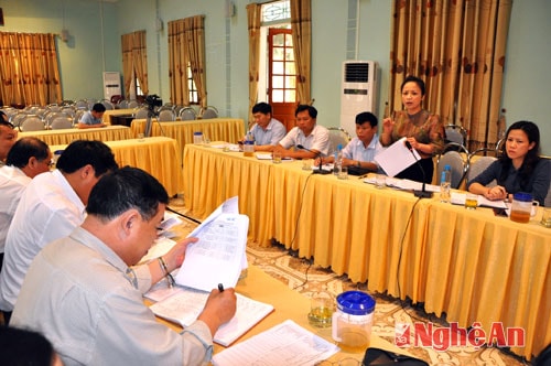 Quang cảnh buổi làm việc.