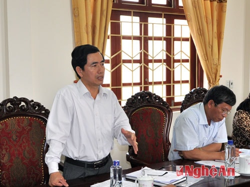 Đồng chí Phan Tiến Hải - Phó bí thư Thường trực huyện ủy phát biểu.