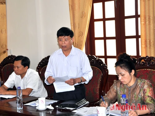 Đồng chí Lâm Văn Đoàn - Phó tổng biên tập Báo Nghệ An phát biểu.