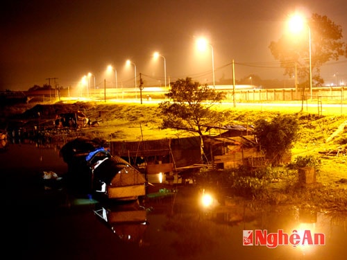 Đêm trên sông Cửa Tiền. Ảnh Triều Dương.