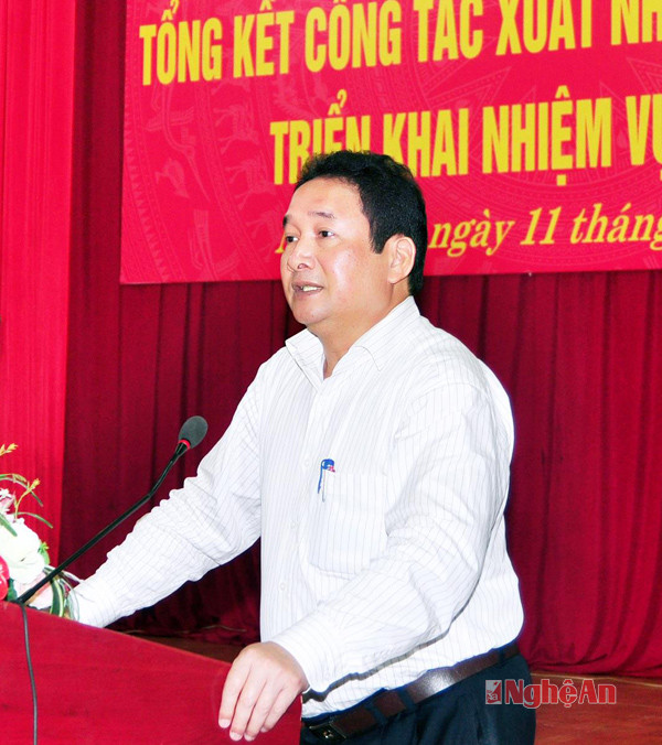 Đồng chí Thái Văn Hằng chủ trì hội nghị.