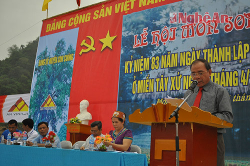 Đồng chí Vi Xuân Giáp, Bí thư Huyện ủy Con Cuông phát biểu